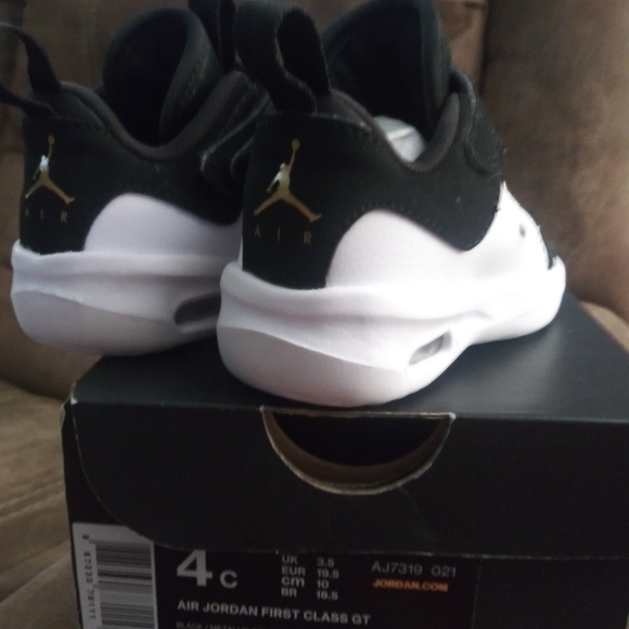 NEW Jordan's - Picture 3 of 4